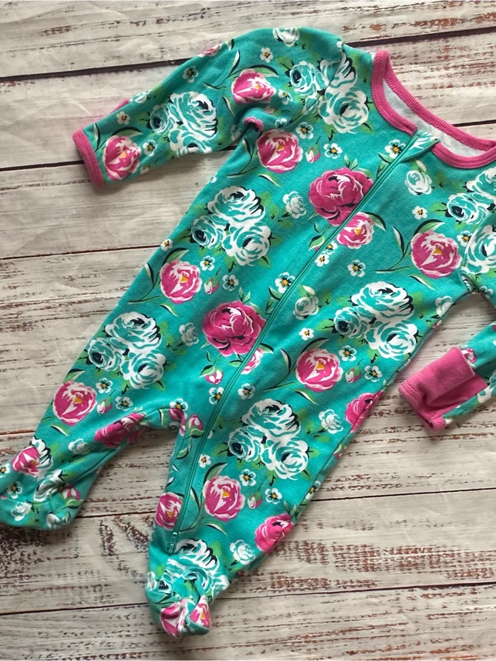 Wonder Nation Baby Floral Footed One-Piece Romper Size 0-3 Months